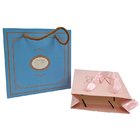 Белая бумажная коробка Kraft для покупок одежды косметических парфюмерий Подарочная сумка роскошная ручка пользовательский логотип Печатная бумажная сумка для одежды