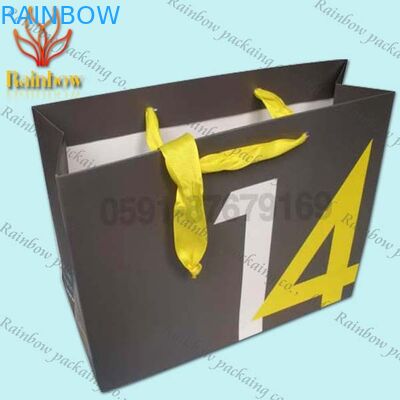 Подгонянные ходя по магазинам бумажные мешки для косметик с переплетенной ручкой