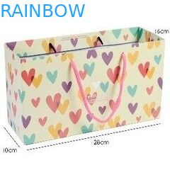 Печатать плоскую хозяйственную сумку девушки бумажных мешков ручки подгонянную Kraft симпатичную с сердцем