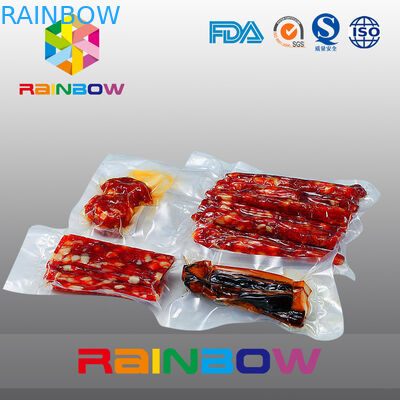 Пластичное уплотнение вакуума еды кладут в мешки/упаковывать хранения еды вакуума