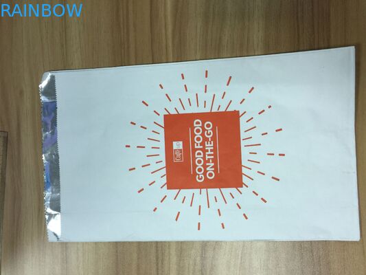 Бумага Kraft выровняла фольгу внутри конструкции жареного цыпленка упаковывая подгонянной мешками