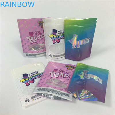 Джунгли прочного травяного ладана упаковывая мальчиков Рунтц кладут доказательство в мешки запаха печений