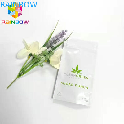 Пакетики чая упаковывая, подгонянное лоснистое утра стоят вверх аттестованное УПРАВЛЕНИЕ ПО САНИТАРНОМУ НАДЗОРУ ЗА КАЧЕСТВОМ ПИЩЕВЫХ ПРОДУКТОВ И МЕДИКАМЕНТОВ мешков