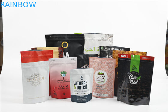 Банан откалывает упаковку пластиковых мешков молнии ВМПЭТ