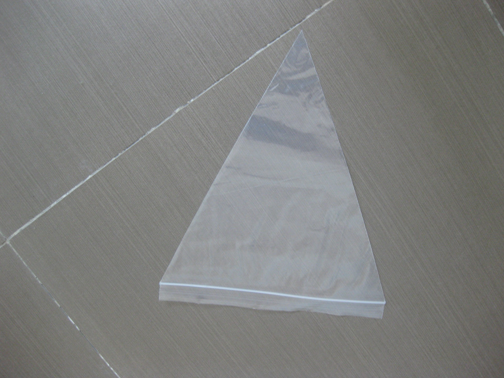 Мешок уплотнения сжатия Ldpe треугольника с стикерами для вкладчика пиццы, концом застежки -молнии