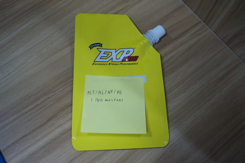 Прокатанный стоьте вверх мешок Spout упаковывая с бортовым мешком смазывая масла Spout упаковывая