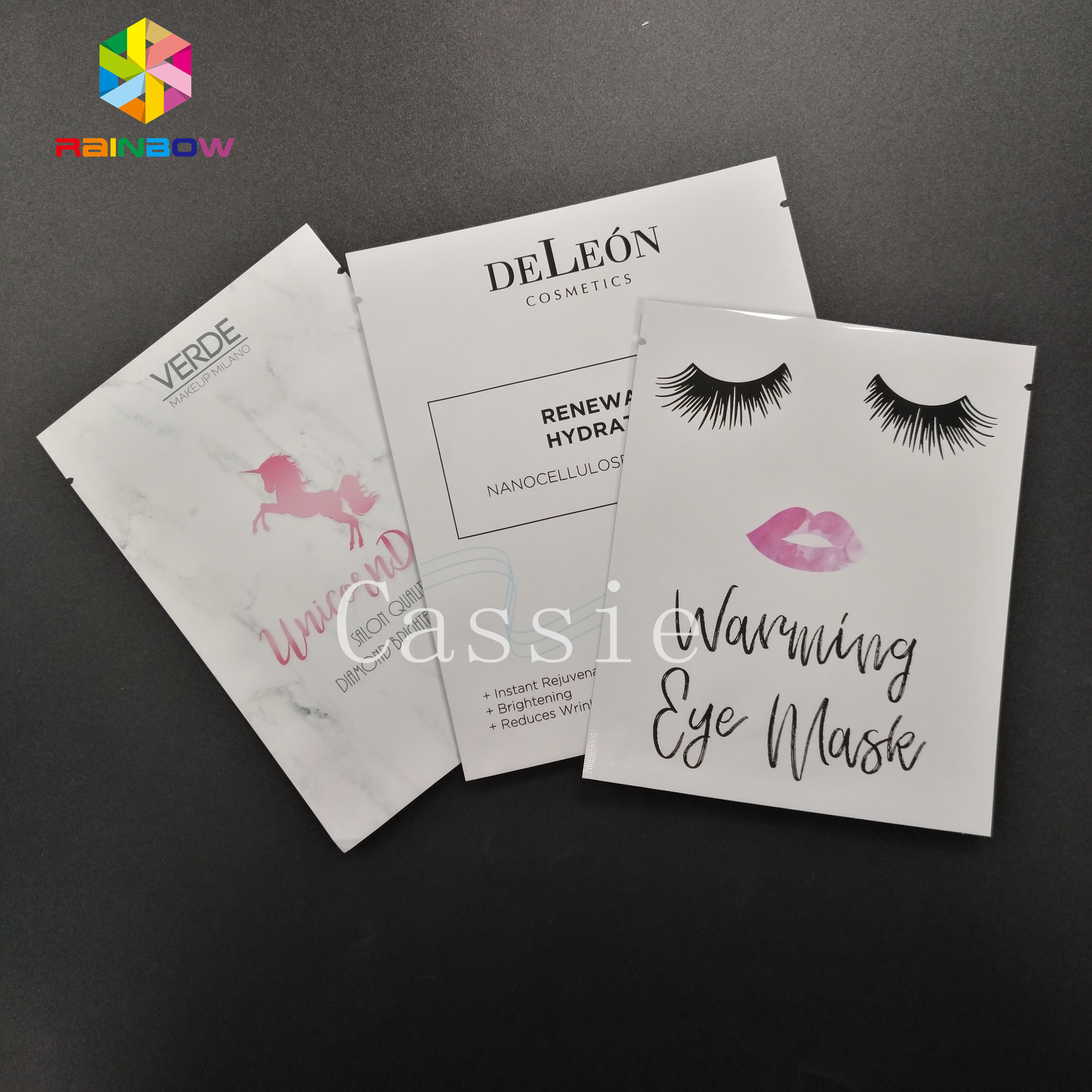 Изготовленное на заказ уплотнение сжатия кладет косметическим упаковку в мешки маски алюминиевой фольги прокатанную вакуумом лицевую