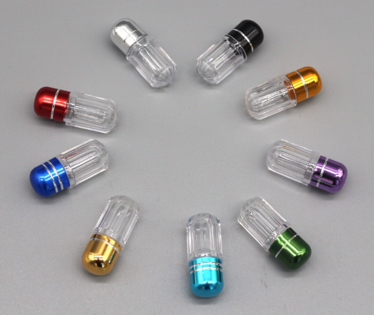 Мужчина выполняет всю ночь напролет карт капсулы носорога 7 влияния карты 3Д таблетки сумасшедшую бухту коробки и пластмассы бумаги с покрытием дисплея 69