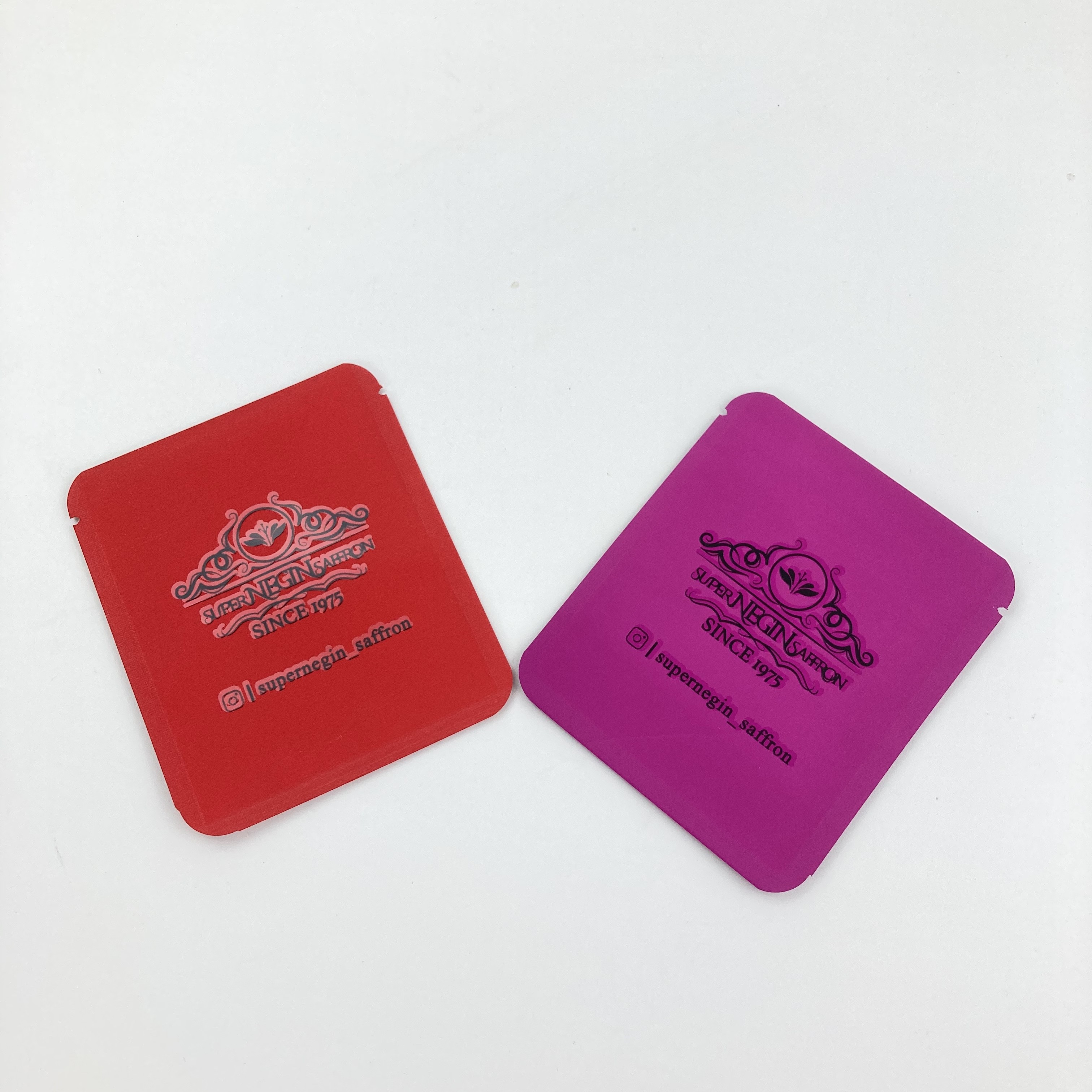 Упаковывая упаковка чая пакетика чая кладет пакетик чая в мешки горячей упаковки еды уплотнения алюминиевый